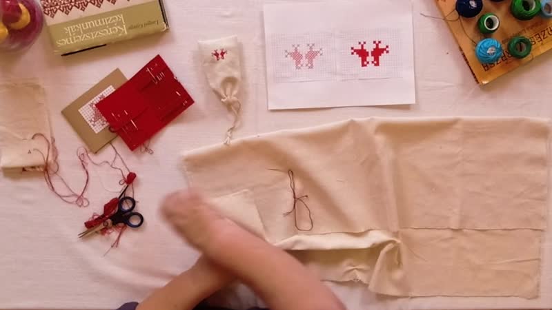 12. Hímzés: Keresztszemes hímzés vászonra