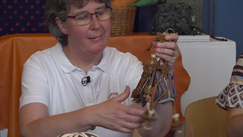 5. Bőrműveség: Csontozott bőrkarkötő