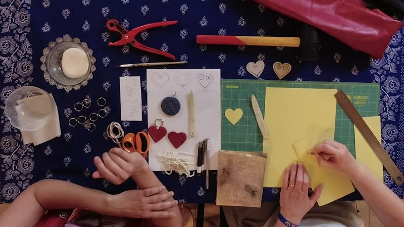 7. Bőrművesség: Kulcstartó zsinórdomborítással